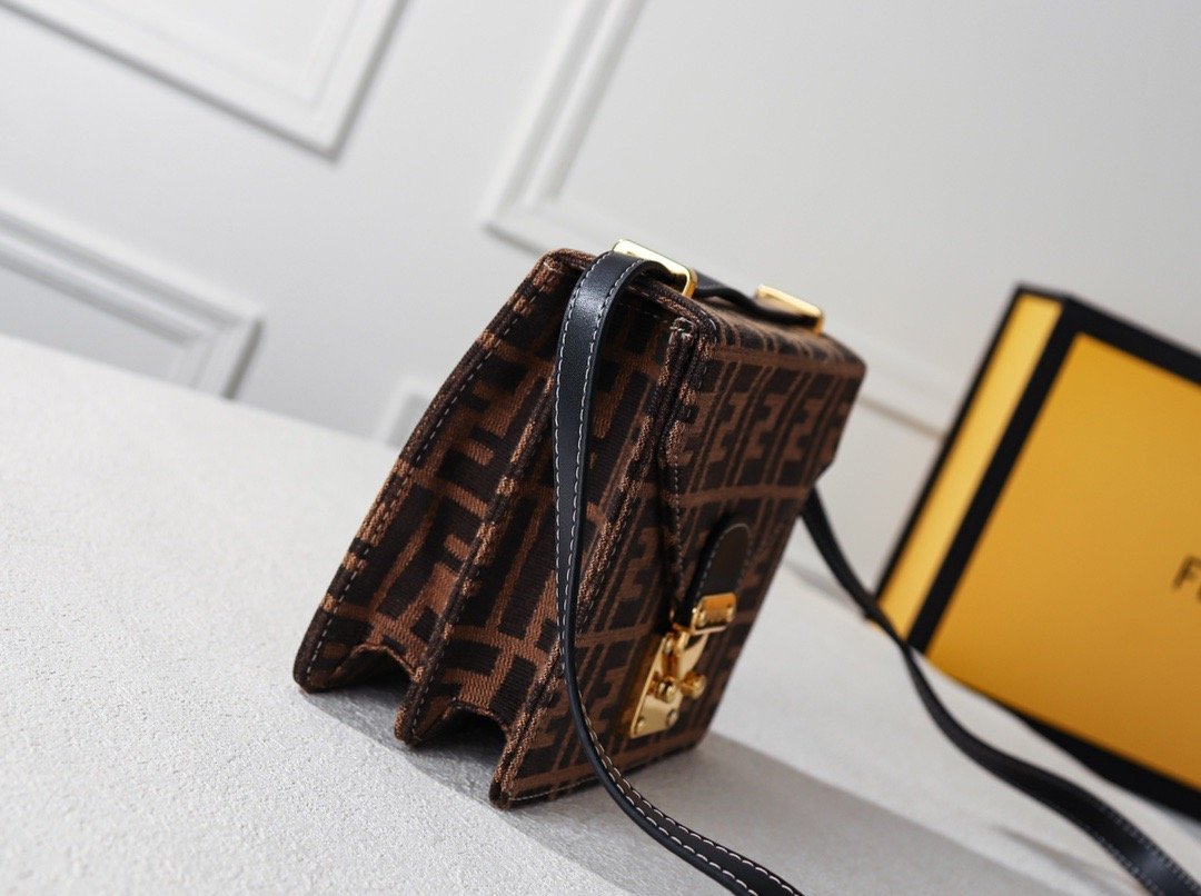 ESMEE - Top Quality Bag FND 718