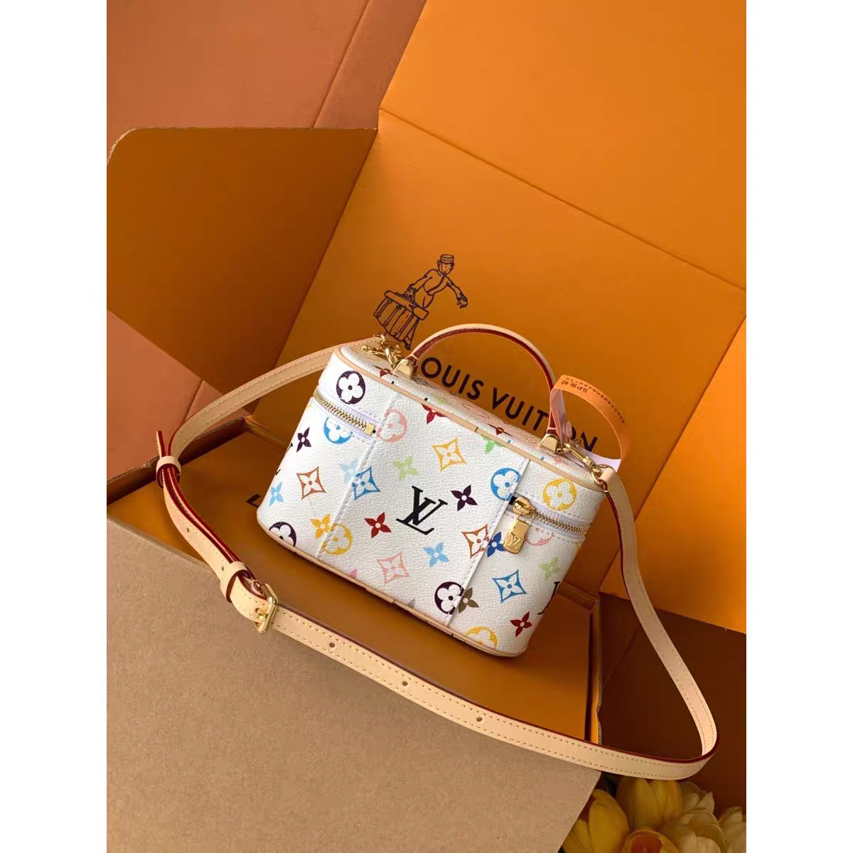 Vintage-Inspired Box hand bag – Elegant Monogram Tote Box