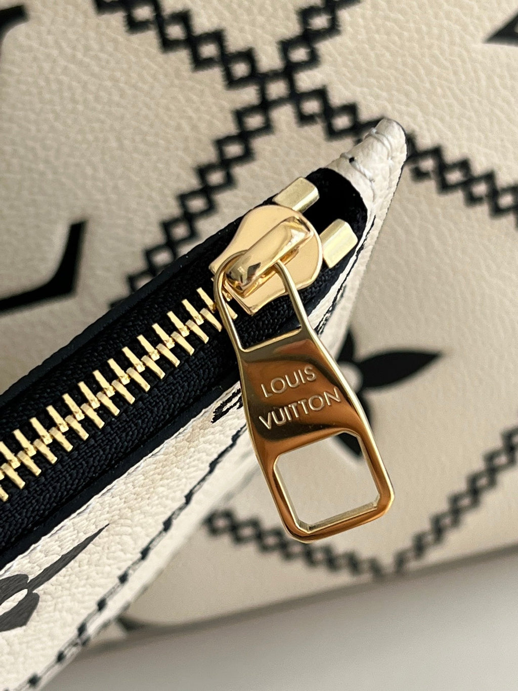 ESMEE - Top Quality Bags LUV 389