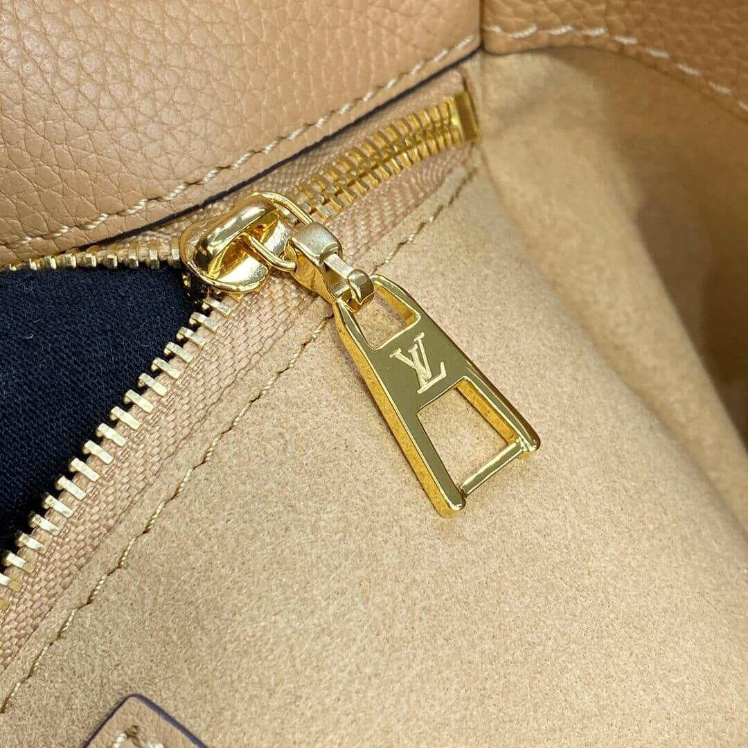 ESMEE OnMySide PM Shoulder Bag - LUV 409