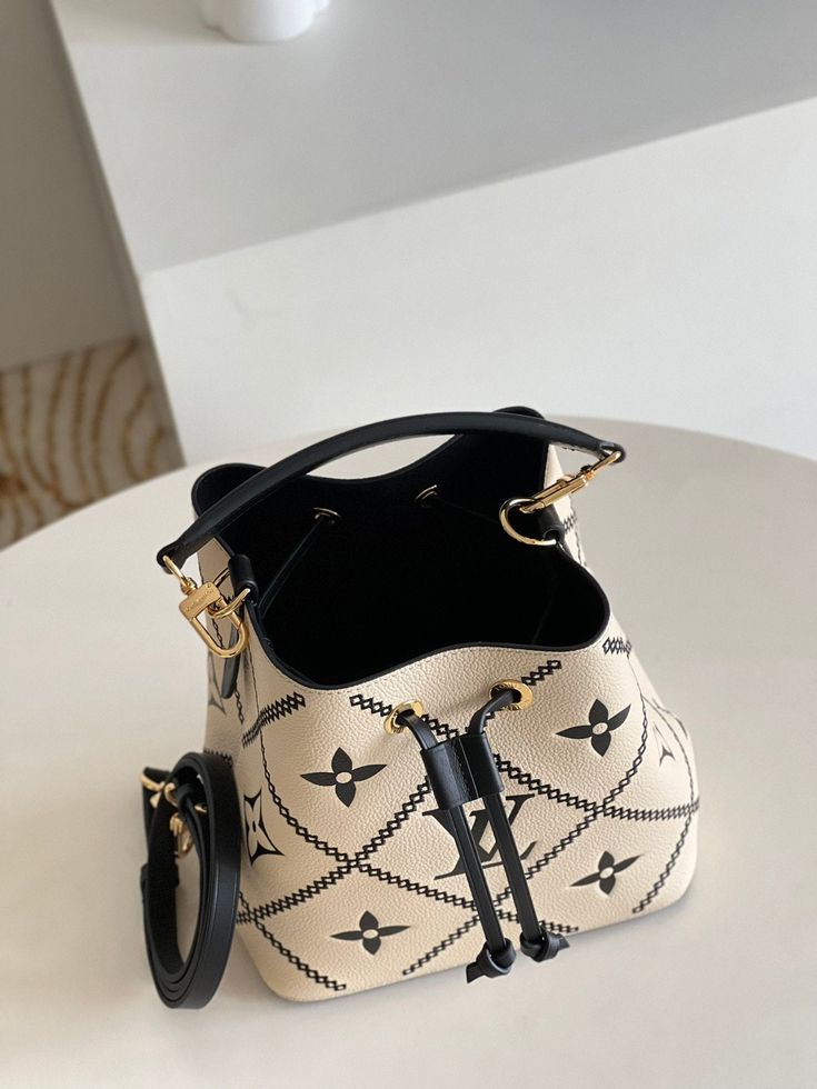 ESMEE - Top Quality Bags LUV 183